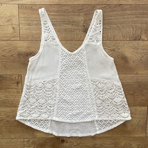 HOLLISTER • size xtra small white lace tank • - Picture 2 of 7